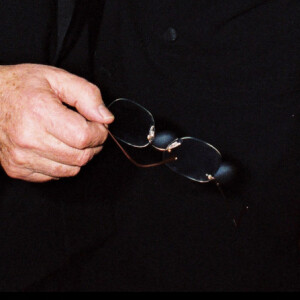 Alain Delon et Patrice Leconte au Fouquet's, à Paris, pour la soirée des César en 2000.
