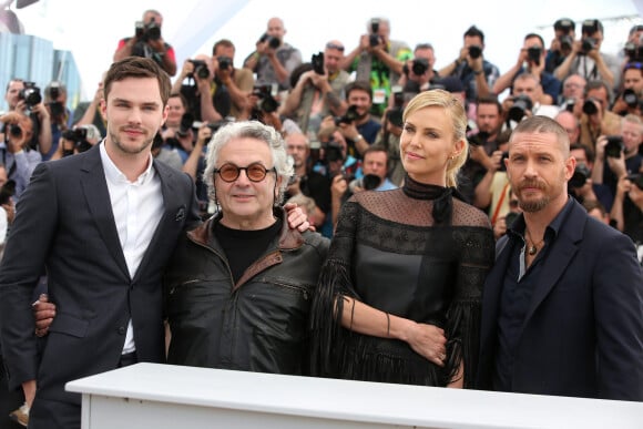 Nicholas Hoult, George Miller, Charlize Theron, Tom Hardy - Photocall du film "Mad Max: Fury Road" lors du 68ème festival international du film de Cannes le 14 mai 2015.