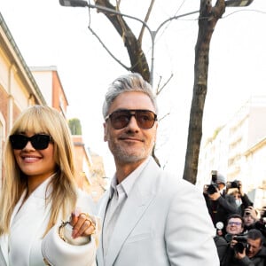 Rita Ora et son compagnon Taika Waititi ont assisté au défilé de mode Fendi, collection prêt-à-porter automne-hiver 2022/2023, lors de la Fashion Week de Milan. Le 23 février 2022. © Tiziano Da Silva / Bestimage