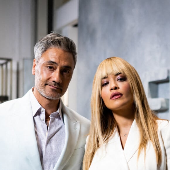 Rita Ora et son compagnon Taika Waititi ont assisté au défilé de mode Fendi, collection prêt-à-porter automne-hiver 2022/2023, lors de la Fashion Week de Milan. Le 23 février 2022. © Tiziano Da Silva / Bestimage