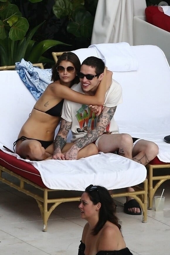 Kaia Gerber et son petit ami Pete Davidson profitent d'un après-midi détente à Miami, le 23 novembre 2019.