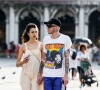Margaret Qualley et son compagnon Pete Davidson se promènent dans les rues de Venise lors de la 76e édition du festival du film de Venise, La Mostra, le 2 septembre 2019.