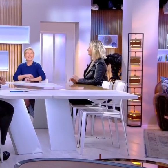 Flavie Flament découvre de vieilles images d'elles dans C à Vous, l'animatrice est sous le choc