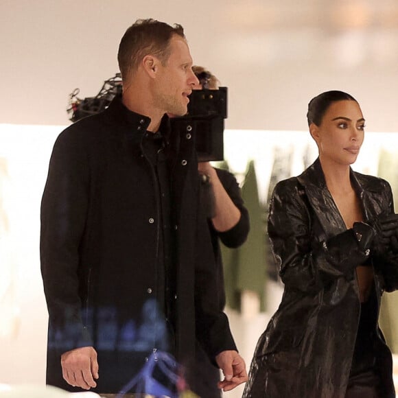 Kim Kardashian fait du shopping à la boutique Antonia, à Milan. Le 24 février 2022.