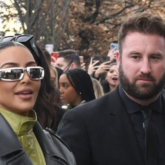 Kim Kardashian arrive au défilé Prada à Milan. Le 24 février 2022.