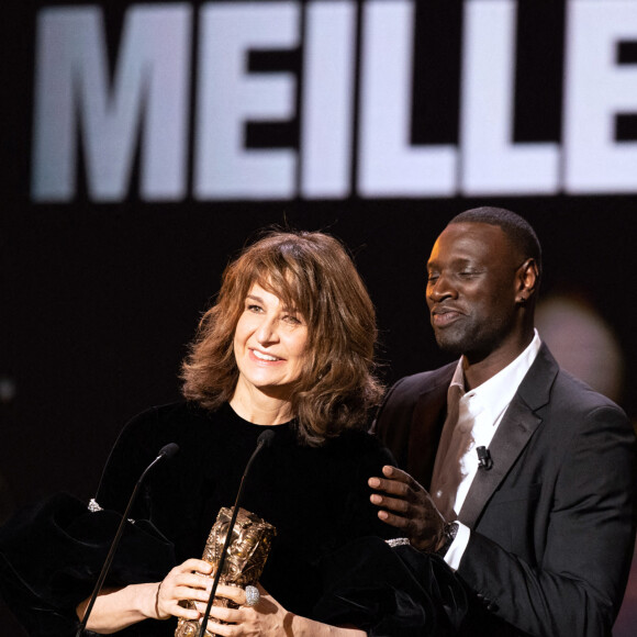 Valérie Lemercier (Cesar de la meilleure actrice dans Aline), Omar Sy - 47ème édition de la cérémonie des César à l'Olympia à Paris le 25 février 2022. © Borde / Jacovides / Bestimage 