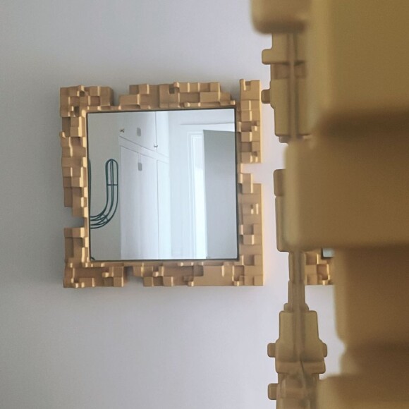 Amel Bent enceinte : elle dévoile de rares photos de sa maison en plein congé mat'