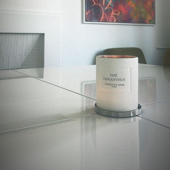 Amel Bent enceinte : elle dévoile de rares photos de sa maison en plein congé mat'