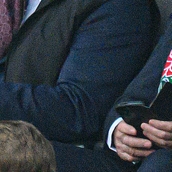 Le prince William, duc de Cambridge, et Catherine (Kate) Middleton, duchesse de Cambridge, accompagnés du prince George de Cambridge, viennent assister au match de rugby Angleterre-Pays de Galles (23-19) le 26 février 2022. @ Mark Pain/PA Images Contributor/ABACAPRESS.COM