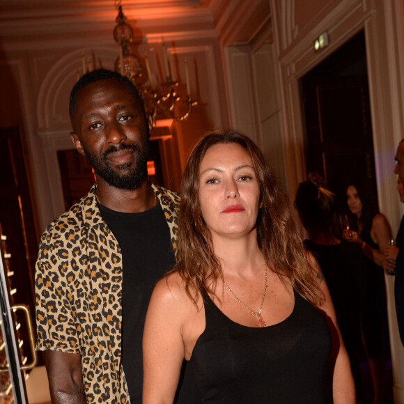 Exclusif - Exclusif - Thomas Ngijol et sa compagne Karole Rocher Soirée Lancôme pour célébrer la nouvelle communication du parfum Iconique "La Vie est Belle" à l'hôtel Mona Bismarck à Paris le 12 septembre 2018. © Rachid Bellak / Bestimage 