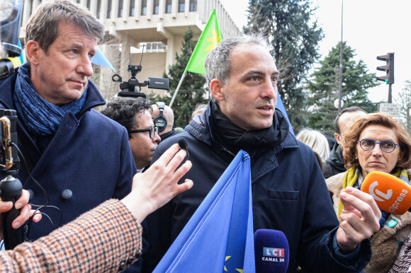 Raphaël Glucksmann - Rassemblement place de la République à Paris, en soutien au peuple ukrainien, suite à l'invasion de l'Ukraine par la Russie. Le 24 février 2022