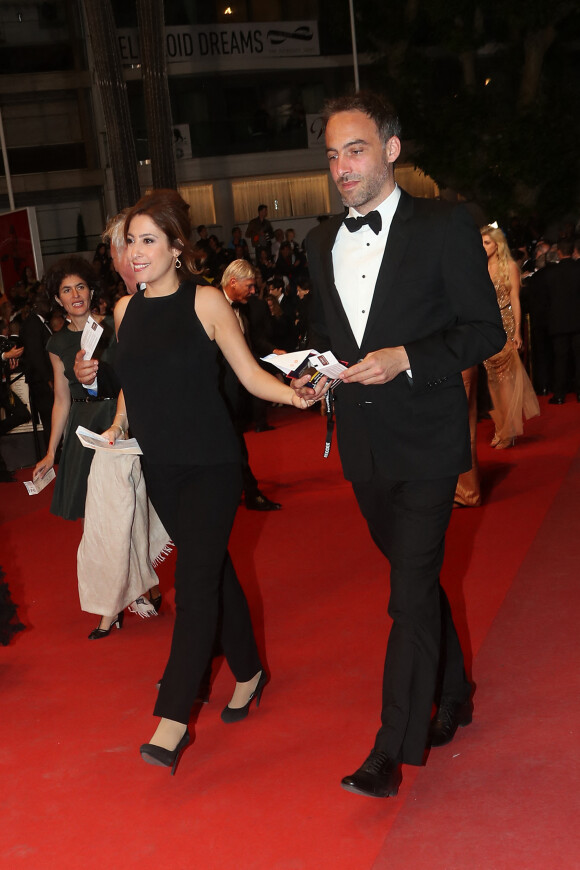 Léa Salamé et son compagnon Raphaël Glucksmann - Montée des marches du film "Le Redoutable" lors du 70ème Festival International du Film de Cannes. Le 21 mai 2017