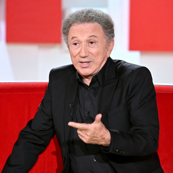 Exclusif - Michel Drucker - Enregistrement de l'émission "Vivement Dimanche", spéciale Chirac, présentée par M.Drucker et diffusée le 26 septembre sur France 2. Le 11 septembre 2021 © Guillaume Gaffiot / Bestimage