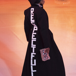 Naomi Campbell lors du défilé Off-White™, collection automne-hiver 2022-2023, au Palais Brongniart. Paris, le 28 février 2022.