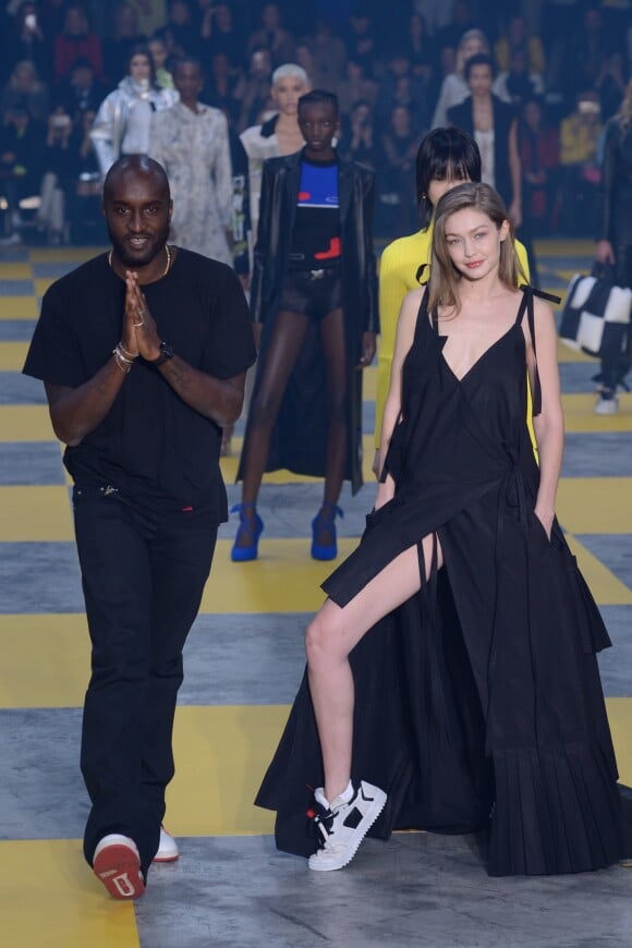 Virgil Abloh et Gigi Hadid lors du défilé Off-White™ "Collection Prêt-à-Porter Automne/Hiver 2019-2020" lors de la Fashion Week de Paris (PFW), le 28 février 2019.