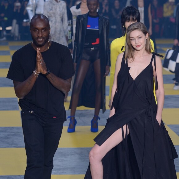 Virgil Abloh et Gigi Hadid lors du défilé Off-White™ "Collection Prêt-à-Porter Automne/Hiver 2019-2020" lors de la Fashion Week de Paris (PFW), le 28 février 2019.