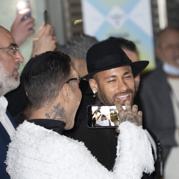 Neymar arrive au Carreau du Temple pour assister au défilé de mode Balmain, collection automne-hiver 2022/2023. Paris, le 2 mars 2022 © JB Autissier / Panoramic / Bestimage