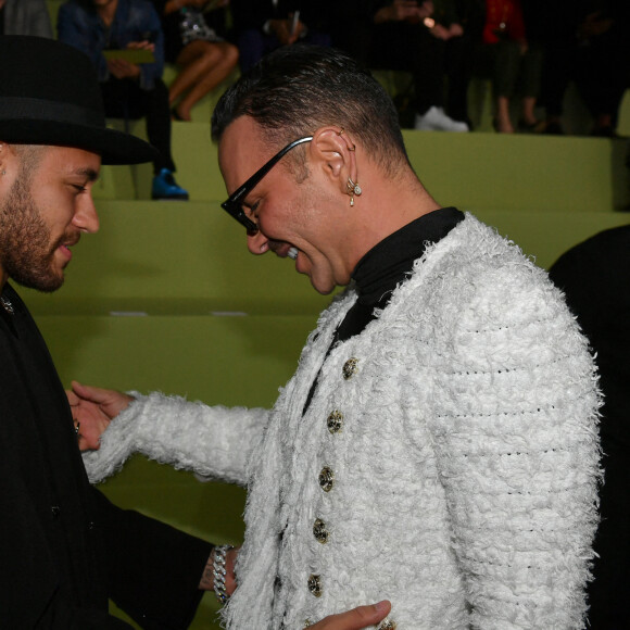 Neymar Jr et Matheus Mazzafera assistent au défilé de mode Balmain, collection automne-hiver 2022/2023, au Carreau du Temple. Paris, le 2 mars 2022 © Veeren-Christophe Clovis / Bestimage