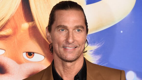 Matthew McConaughey : A-t-il vraiment eu recours à une greffe de cheveux ? Il répond enfin !