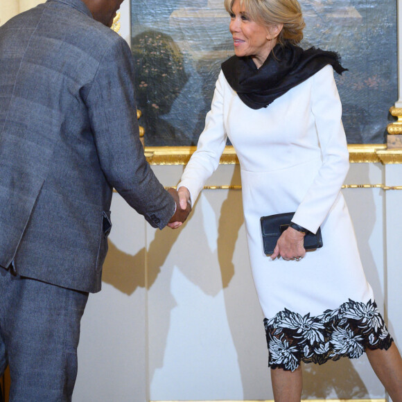 Roch Marc Christian Kabore, president du Burkina Faso, Emmanuel Macron, president de la Republique francaise, sa femme Brigitte Macron - Dîner des chefs d'Etats et de Gouvernements, des chefs des Organisations internationales, des acteurs du numérique ainsi que des partenaires du Forum au palais de l'Elysée à Paris. Le 11 novembre 2021