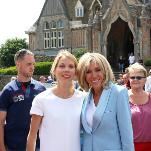 La première dame Brigitte Macron et sa fille Tiphaine Auzière vont voter à la mairie du Touquet pour le second tour des législatives, au Touquet le 18 juin 2017