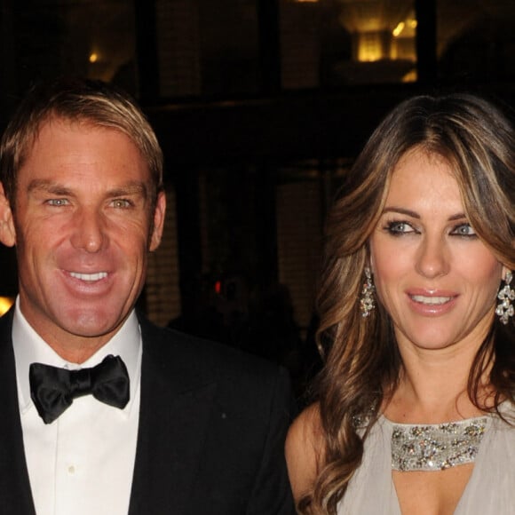 Elizabeth Hurley et Shane Warne en 2012.