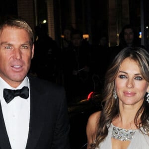 Elizabeth Hurley et Shane Warne en 2012.