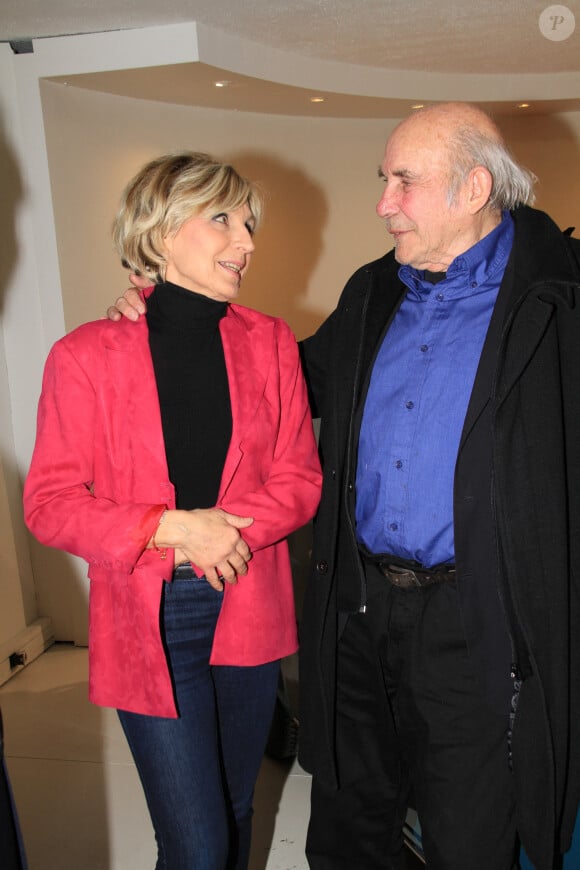 Evelyne Dhéliat - Sortie du livre de René Metge ("Pilote de 7 à 77 ans") chez "Arc de Triomphe Autos" à Paris, le 24 février 2022.