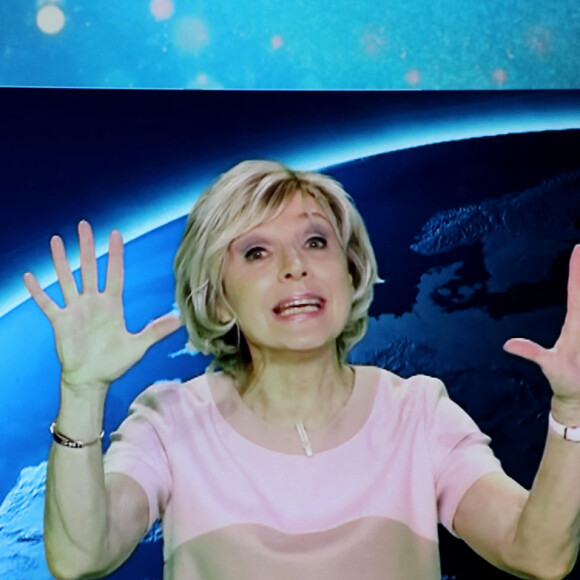 Évelyne Dhéliat - Dernier JT de Jean-Pierre Pernaut sur TF1 aprés 33 ans de présentation. Paris, le 18 Décembre 2020. © Dominique Jacovides / Bestimage