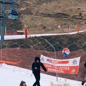 Alizée : vacances à la neige avec Grégoire Lyonnet et l'adorable Maggy 