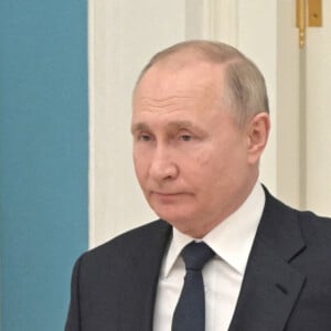 Le président russe Vladimir Poutine est vu lors d'une réunion avec des membres du monde des affaires russe au Kremlin de Moscou, Russie, le 24 février 2022.