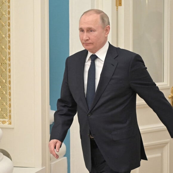 Le président russe Vladimir Poutine est vu lors d'une réunion avec des membres du monde des affaires russe au Kremlin de Moscou, Russie, le 24 février 2022.