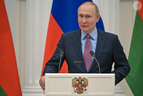 Le président biélorusse et le président russe Vladimir Poutine donnent une conférence de presse conjointe à la suite de leurs entretiens au Kremlin de Moscou, Russie, le 18 février 2022.