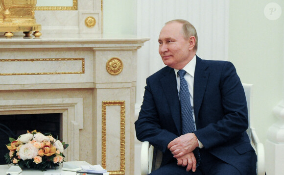 Le président russe Vladimir Poutine reçoit son homologue brésilien Jair Bolsonaro au Kremlin à Moscou, le 16 février 2022.