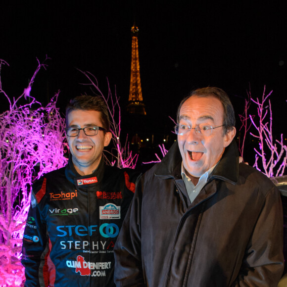 Jean-Pierre Pernaut et son fils Olivier Pernaut - Présentation de la nouvelle voiture de Margot Laffite, Jean-Pierre et Olivier Pernaut pour le trophée Andros à Paris le 26 novembre 2015. La compagnie des Bateaux-Mouches est leur partenaire officiel. © Lionel Urman / Bestimage