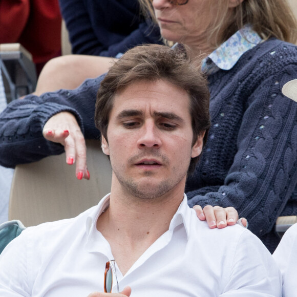 Anouchka Delon et son compagnon Julien Dereims - Célébrités dans les tribunes des internationaux de France de tennis de Roland Garros à Paris, France, le 8 juin 2019. © Jacovides / Moreau/Bestimage 