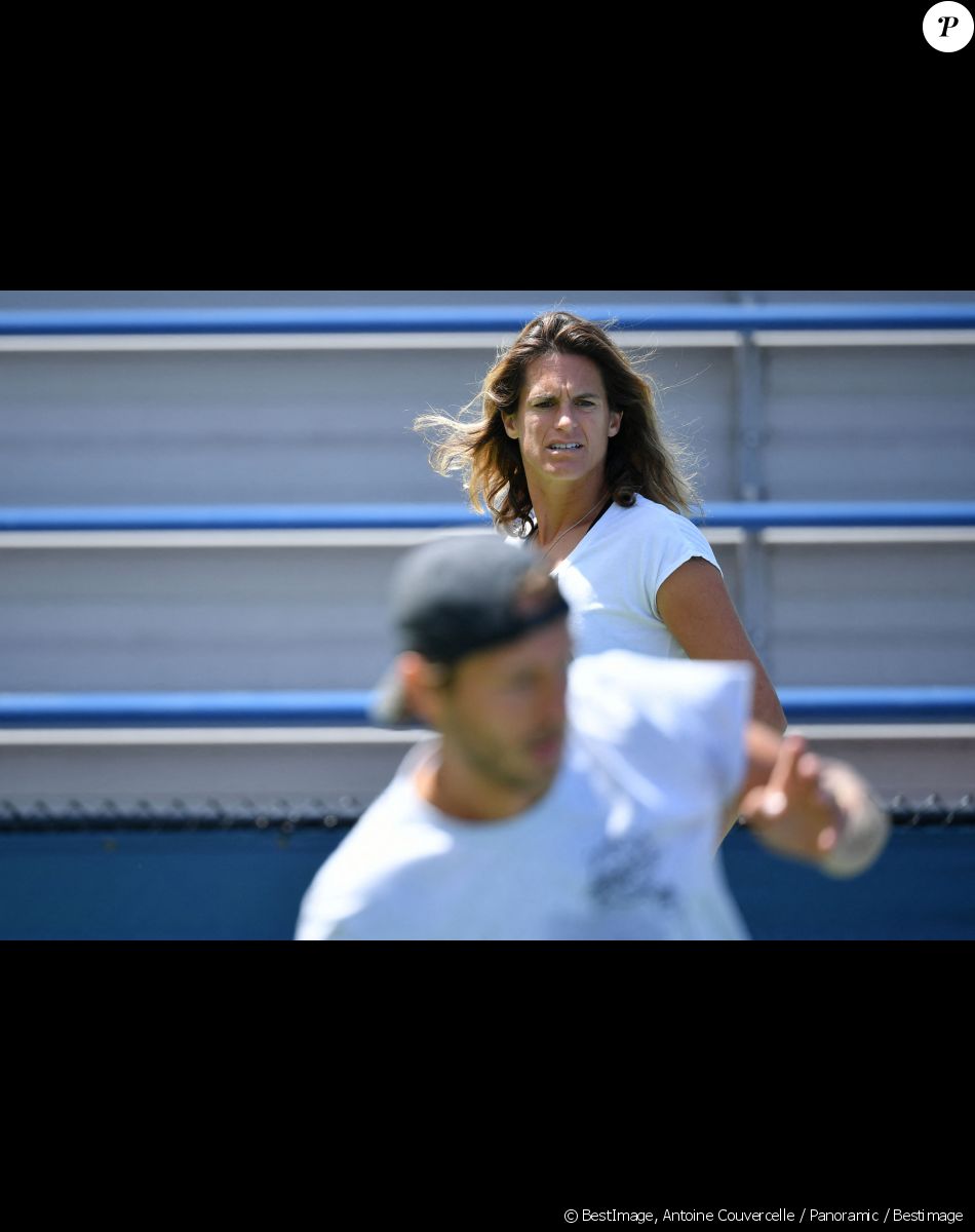 Lucas Pouille et sa coach Amélie Mauresmo - Les joueurs de tennis s'entraînent lors du tournoi US Open au sein de l'USTA National Tennis Center à New York, le 25 août 2019. © Antoine Couvercelle / Panoramic / Bestimage