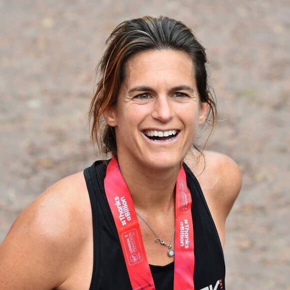 Amélie Mauresmo boucle le marathon de Londres en 3h22'45''.