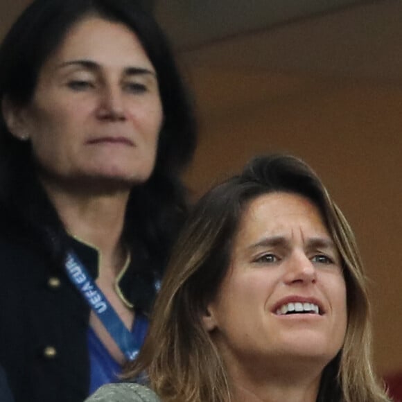 Amélie Mauresmo et son fils Aaron Mauresmo lors du match du quart de finale de l'UEFA Euro 2016 France-Islande au Stade de France à Saint-Denis, France le 3 juillet 2016. © Cyril Moreau/Bestimage 