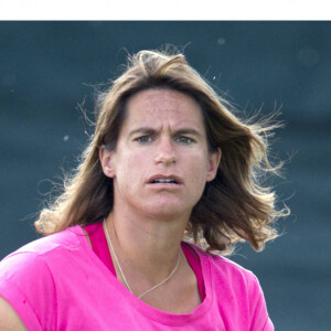 Andy Murray et son entraîneuse Amélie Mauresmo, enceinte lors de l'entraînement au tournoi de tennis de Wimbledon à Londres le 7 juillet 2015.