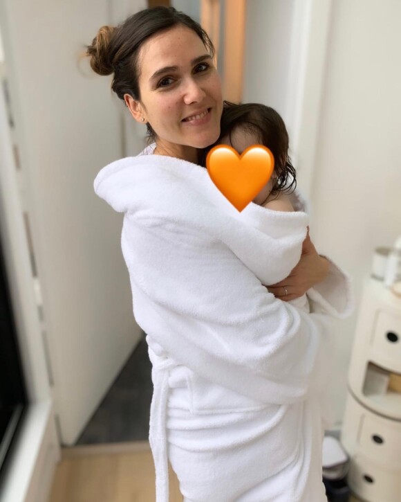 Joyce Jonathan, maman d'une petite fille, pose avec bébé sur Instagram. Février 2022.