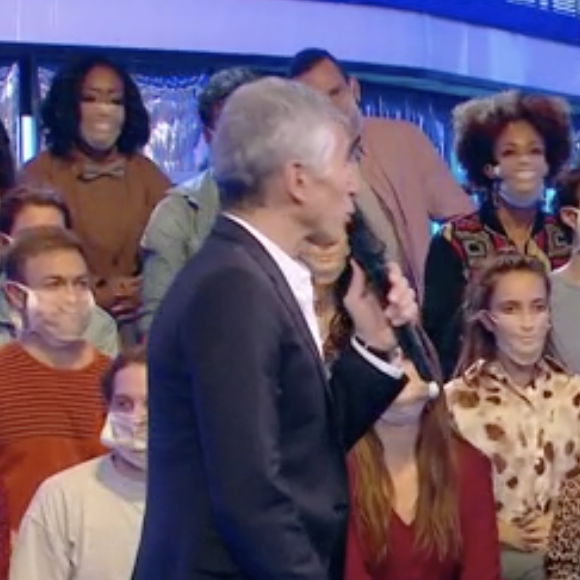 La candidate Bérangère raconte une anecdote très étonnante à Nagui dans "N'oubliez pas les paroles" - France 2, émission du 14 mars 2022