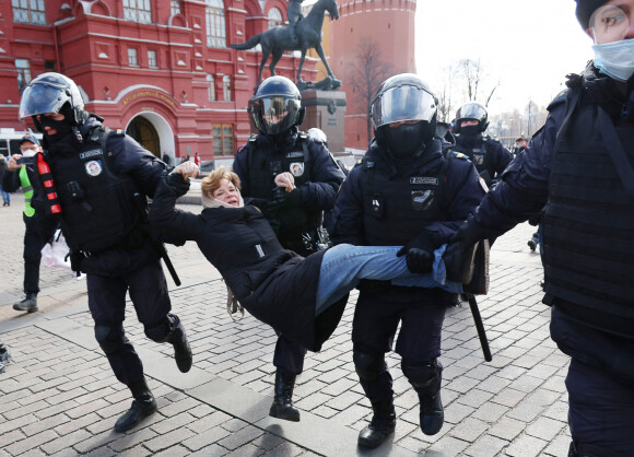 Guerre en Ukraine : Rassemblement non autorisé à Moscou contre "l'opération militaire" en Ukraine le 13 mars 2022