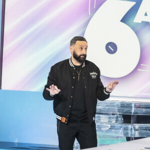 Exclusif - Cyril Hanouna - Emission TPMP (Touche Pas à Mon Poste) présentée en direct par C.Hanouna le 21 février 2022 en direct sur C8 - Paris le 21 février 2022 © Jack Tribeca / Bestimage 