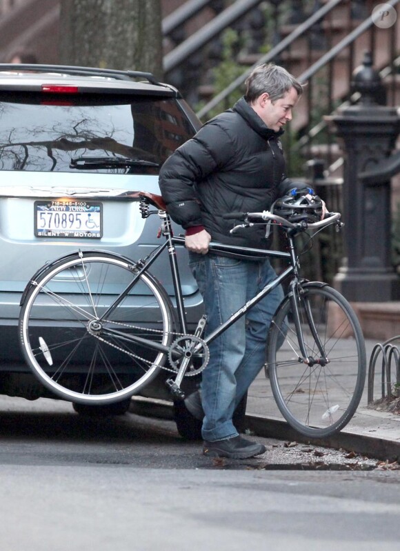 Balade à vélo à Los Angeles pour Matthew Broderick, le 15 janvier 2010.