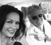 Catherine Zeta-Jones et son mari Michael Douglas en voiture. Mars 2022.