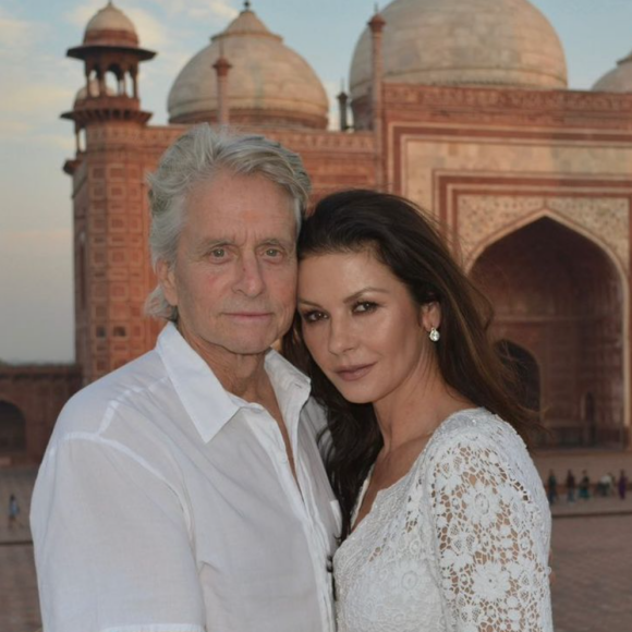 Catherine Zeta-Jones et Michael Douglas en vacances. Photo publiée le 14 février 2022.