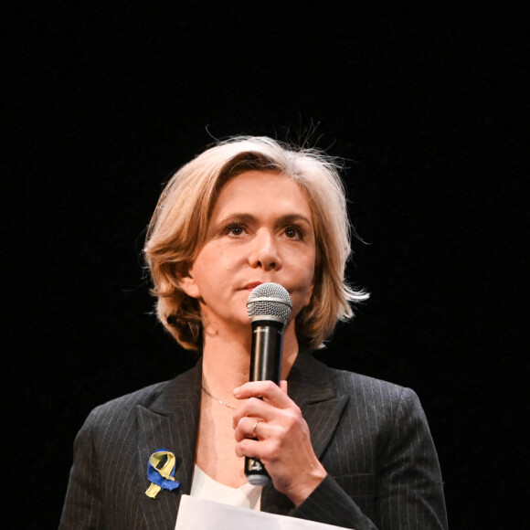 Valérie Pécresse - Les personnalités assistent au meeting de solidarité "SOS Ukraine" de Bernard-Henri Lévy (BHL) au théâtre Antoine à Paris, le 1er mars 2022. © Coadic Guirec / Bestimage 