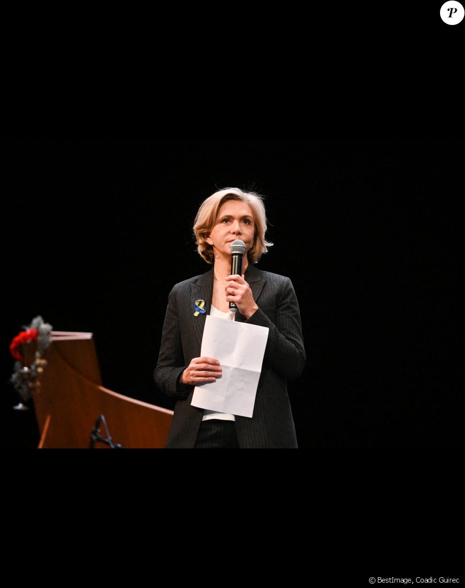 Valérie Pécresse - Les personnalités assistent au meeting de solidarité "SOS Ukraine" de Bernard-Henri Lévy (BHL) au théâtre Antoine à Paris, le 1er mars 2022. © Coadic Guirec / Bestimage