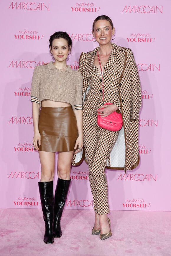 Emilia Schle et la princesse Marie-Louise de Sayn-Wittgenstein-Berleburg assistent au défilé Marc Cain, collection automne-hiver 2022, lors de la Fashion Week de Berlin. Le 16 mars 2022.
